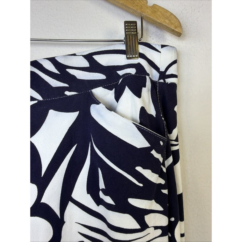 Chico's 2.5 Travelers vacation Hawaii Tropical Floral resort Ankle Pants Navy 14 - Picture 7 of 14
